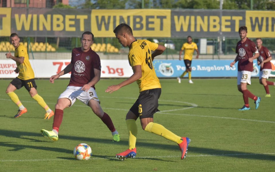 Ботев Пловдив завърши 0:0 срещу втородивизионния Локомотив София на базата