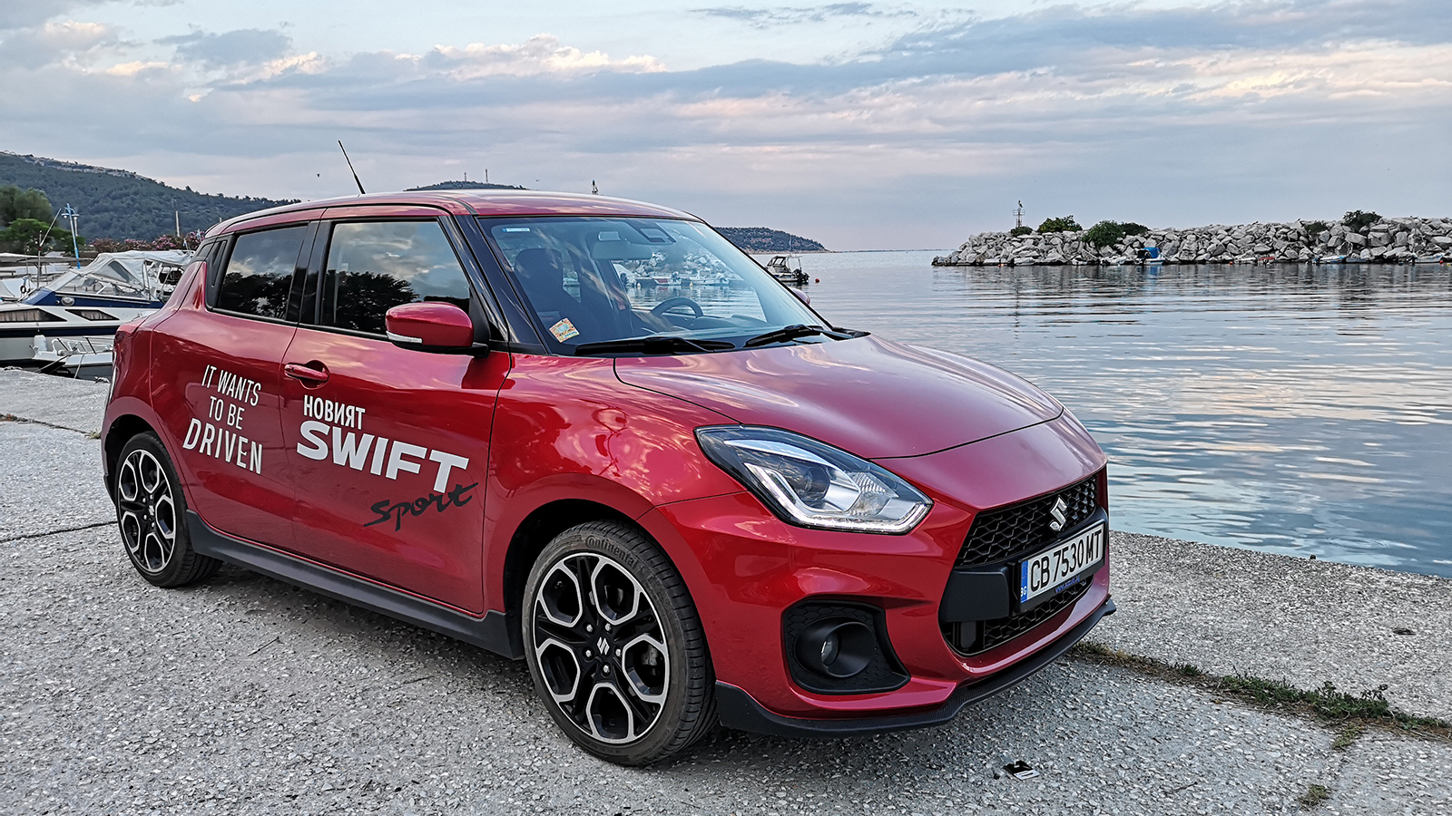 Тестваме чиста формула за удоволствие от шофирането: Suzuki Swift Sport