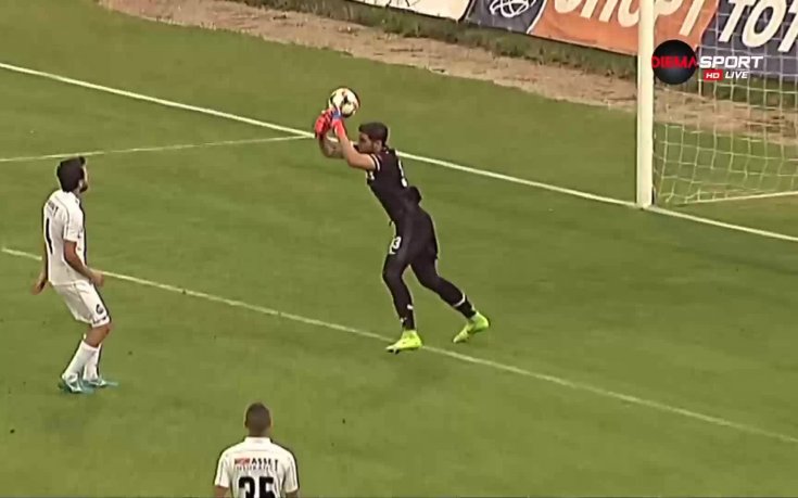 Скандална грешка от вратаря, а Славия изравни