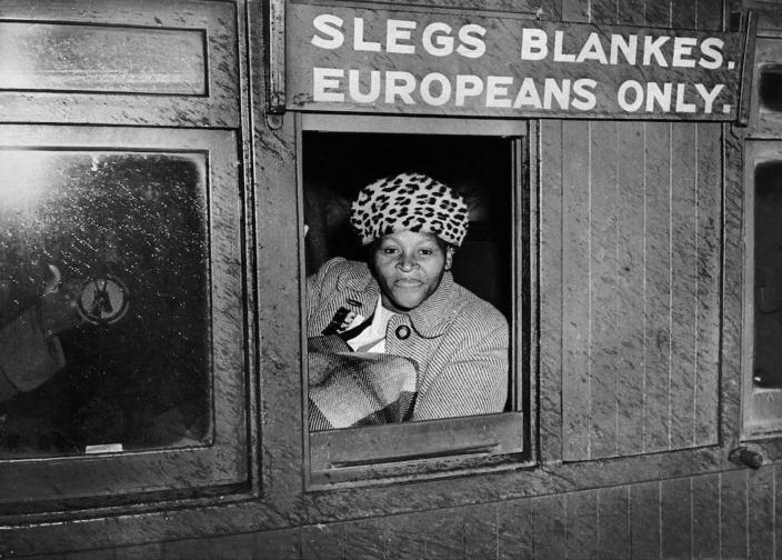  <br> 1952, Жена се качва във вагон 