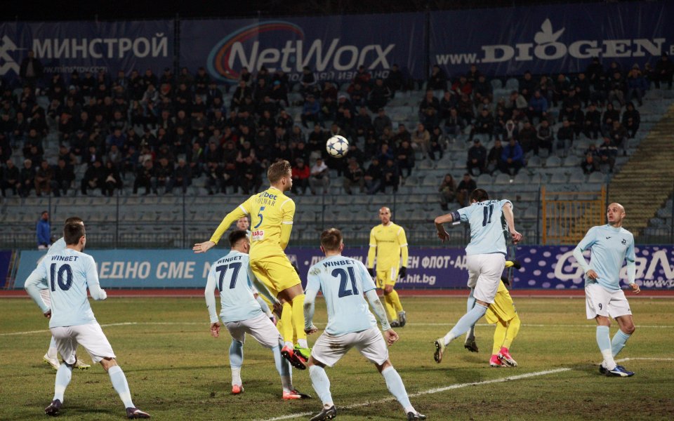 Дунав и Левски имат честта да завършат първия кръг в