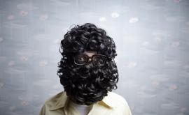  <p>Как наподобява мъж, който <strong>не е подстригвал косата си</strong> от 40 години</p> 