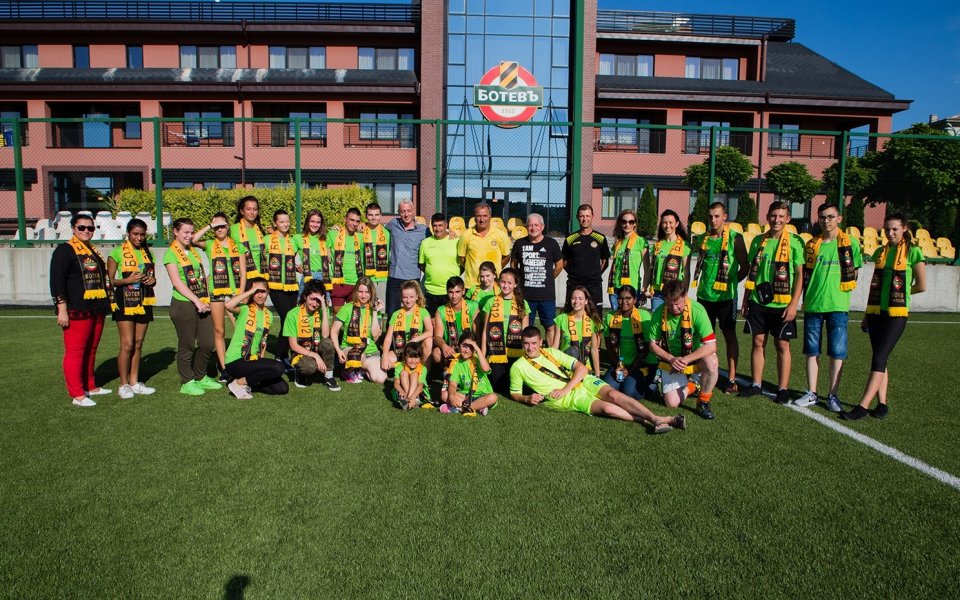 Футболен клуб Ботев се включи в инициативата „Мост между културите“,