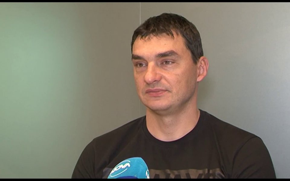 Владо Николов скочи срещу мерките: Гневен съм!