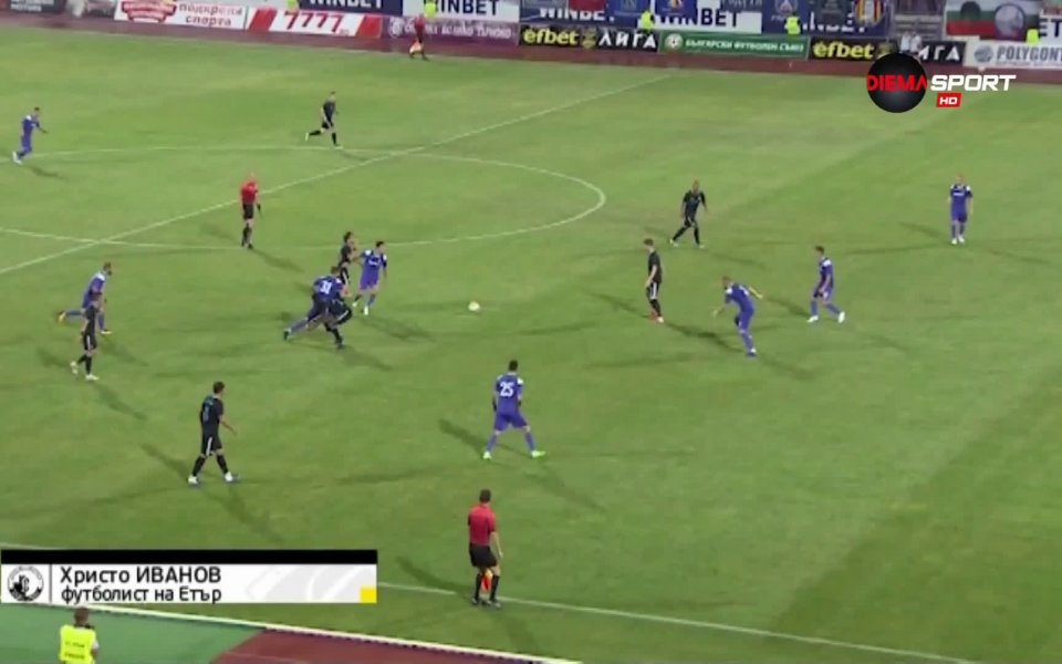 Вратарят на Етър Христо Иванов направи ефектно спасяване в мача