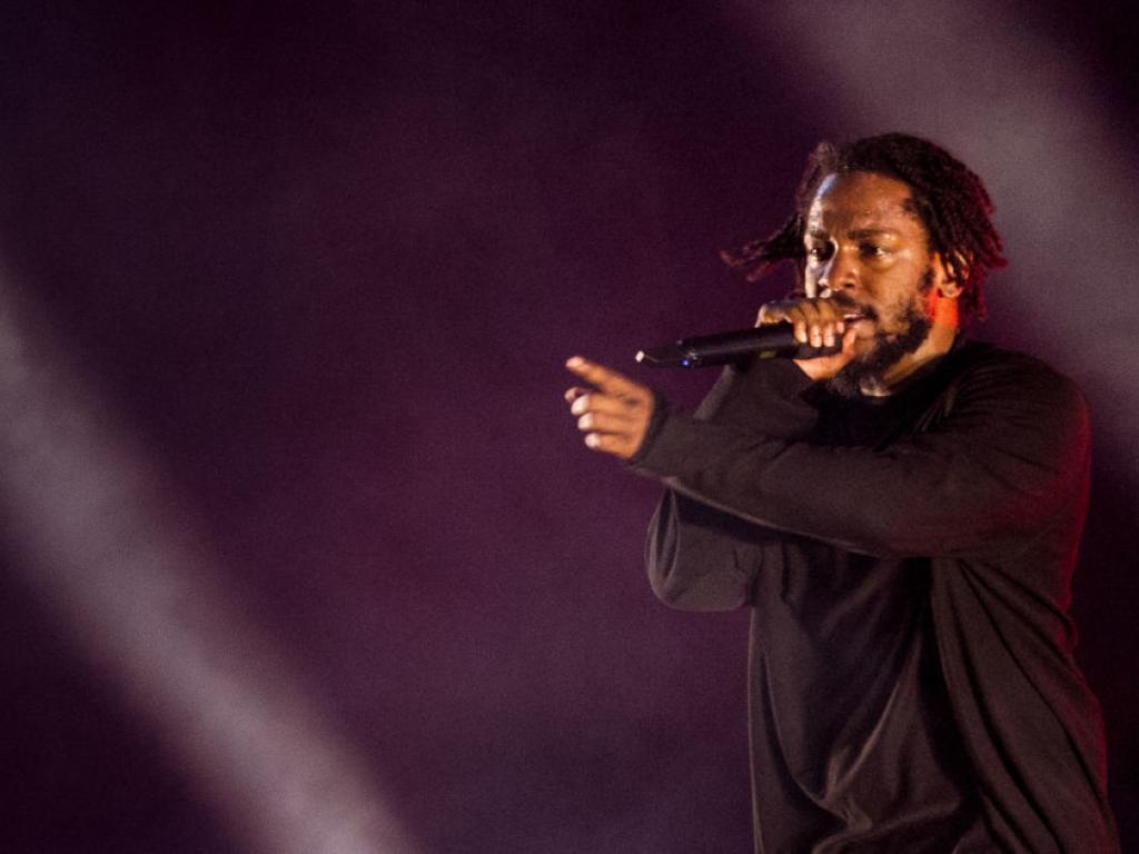 След като сингълът му Humble стана номер едно и се