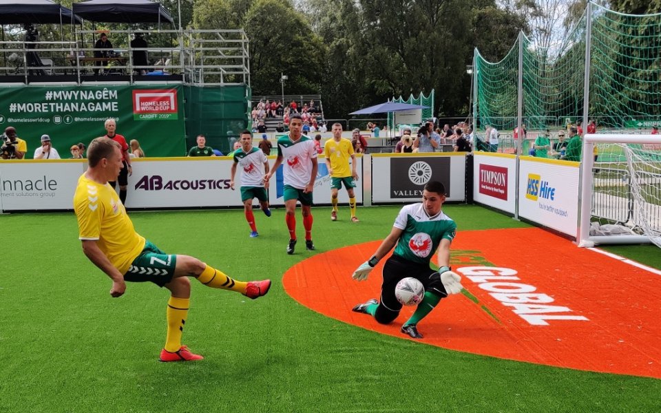 България надигра САЩ и Литва във втория ден на Homeless World Cup