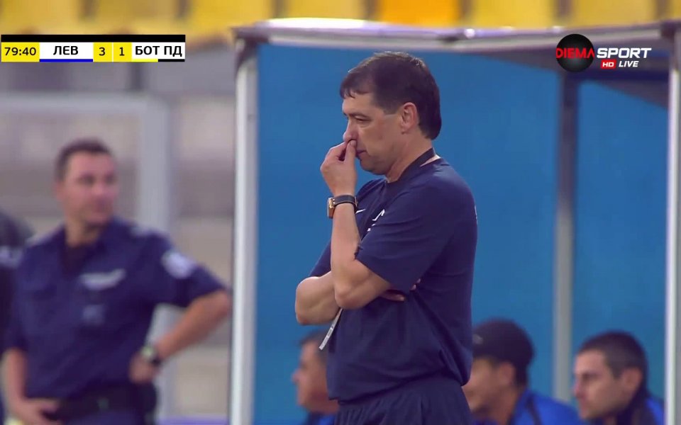 Иван Горанов направи резултата 3:1. Левият бранител направи страхотно двойно