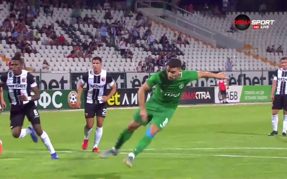 Лудогорец изпусна да поведе в резултата още в 10-та минута.