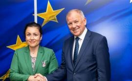  Европейска комисия ни дава 14 млн. евро за справяне с чумата 