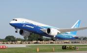  Падащи елементи от Боинг 787 повредиха коли и къщи 