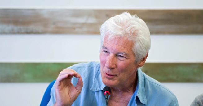 Свят Ричард Гиър и италиански вицепремиер се сблъскаха за мигрантите