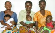  Конгоански майки с децата им 