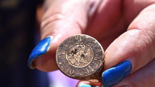  При постоянните археологически изследвания на Калиакра е намерено богато заравяне от XIV век на незнаен досега благородник – Господин Георги Палеолог. 