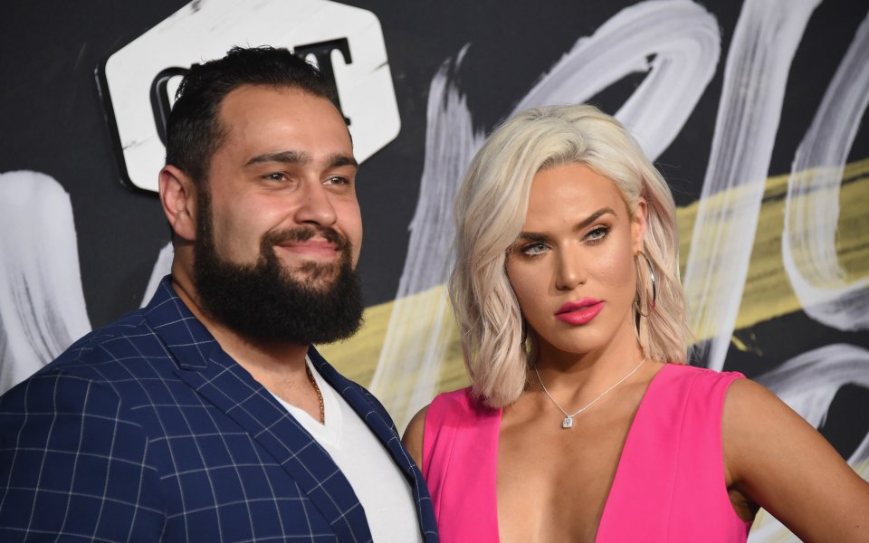 Българската звезда в кеча Александър Русев продължава да има проблеми