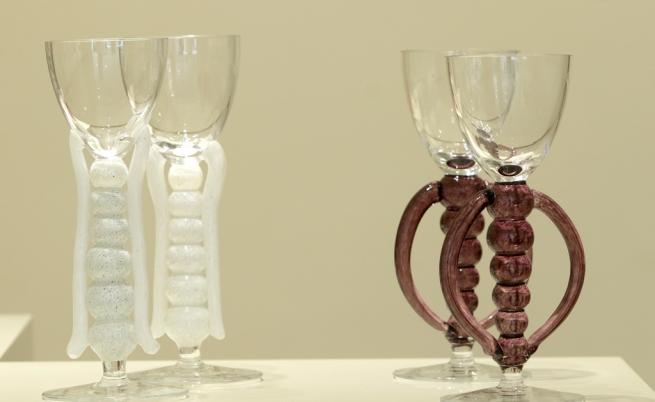 Художничката Веси Гекова представя стъкло, произведено по стара италианска техника