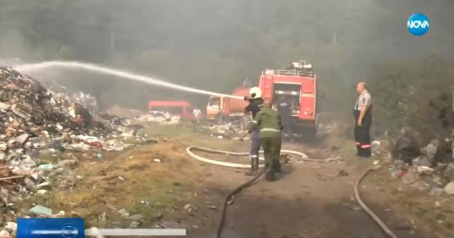 България Пламъци 20 м във Велинград запали се сметището носи