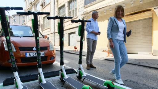  От седмица София е с електрически тротинетки, към този момент има откраднати 