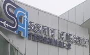 Летище София остава отворено единствено за пътуващи 