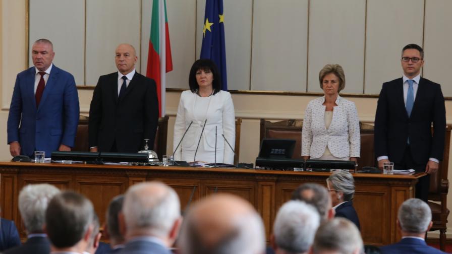  ГЕРБ: Президентът чертае разделяне, Българска социалистическа партия: Кой реши, че Шенген не е приоритет 