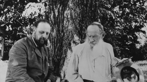  <p><strong>&bdquo;Война и мир&rdquo;</strong> &ndash; защо </div>

</article>
<style>
.youtube{
  width:100%;height:500px;
}
@media only screen and (max-width: 600px) {
.youtube {
    height:250px;
  }
}
</style>
<div style=