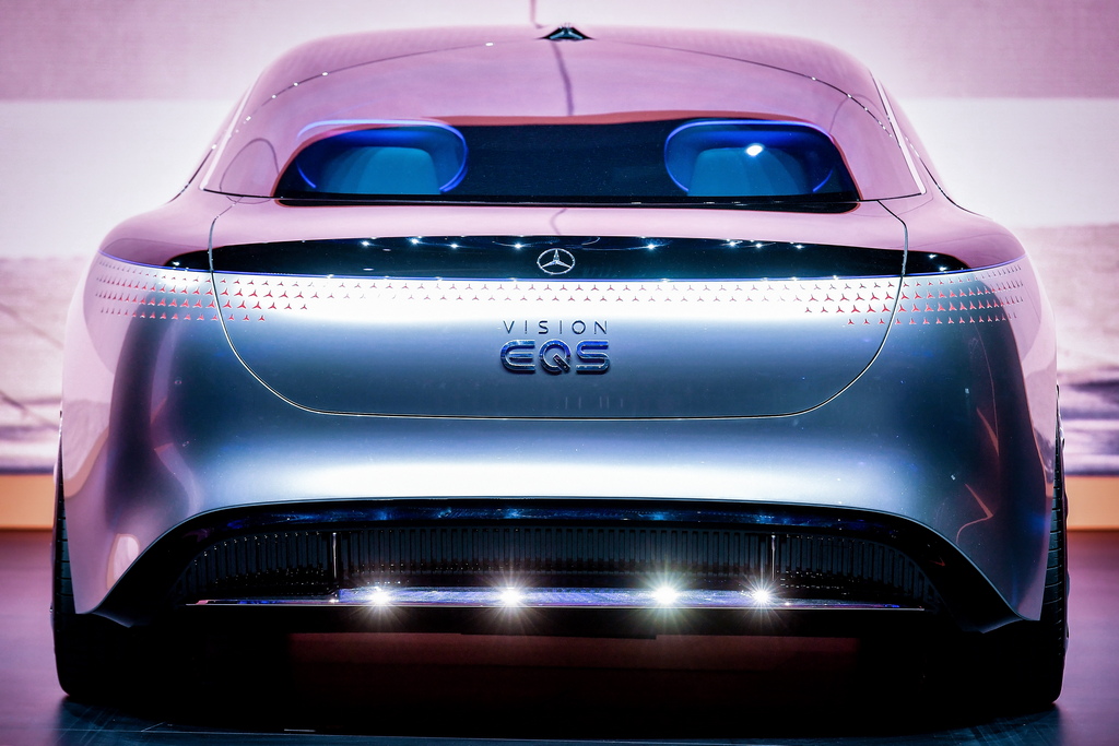 <p>Mercedes-Benz Vision EQS</p>