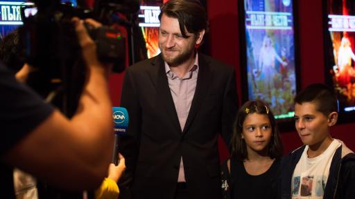  „ Пътят на достойнството “ събира почитатели и артисти пред огромния и дребния екран 