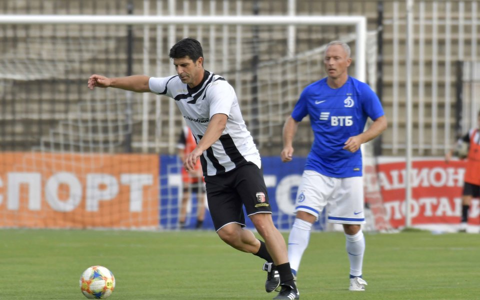 Ветераните на Локомотив и Динамо (Москва) направиха 3:3 в истинско