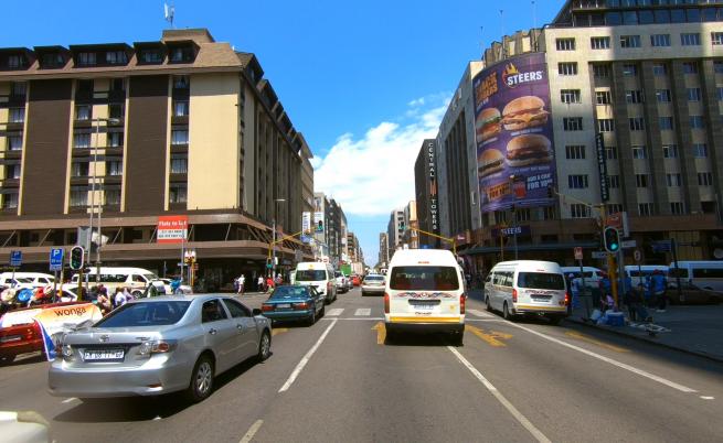 Как най-бедният квартал в Йоханесбург се превръща в „град на светлината“