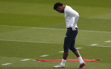 Изпълнителният директор на Барселона Оскар Грау намекна че клубът може