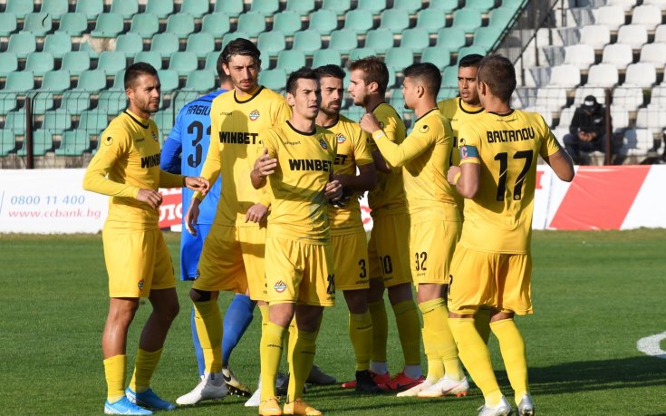 Трима чужденци започнаха проби в Ботев Пловдив