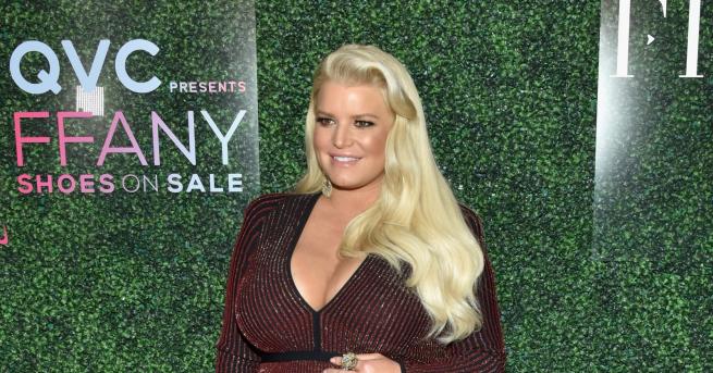 Любопитно Джесика Симпсън отслабна с 45 кг за 6 месеца