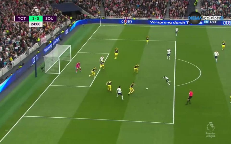 Тимът на Тотнъм води на почивката с 2:1 на гостуващия