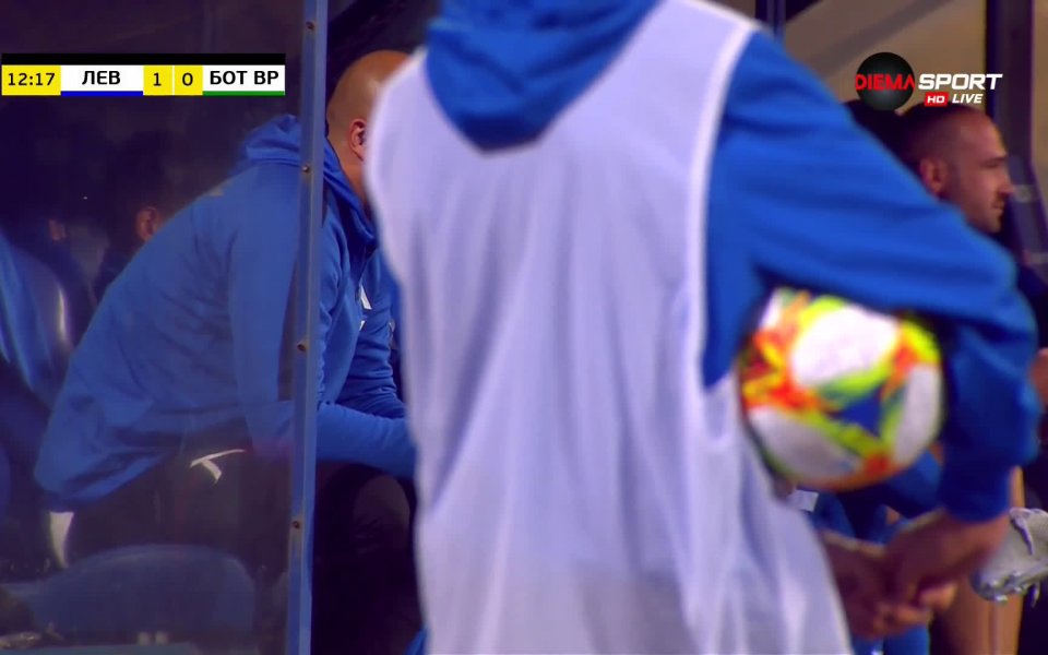 Отборът на Левски поведе на Ботев Враца в двубоя от