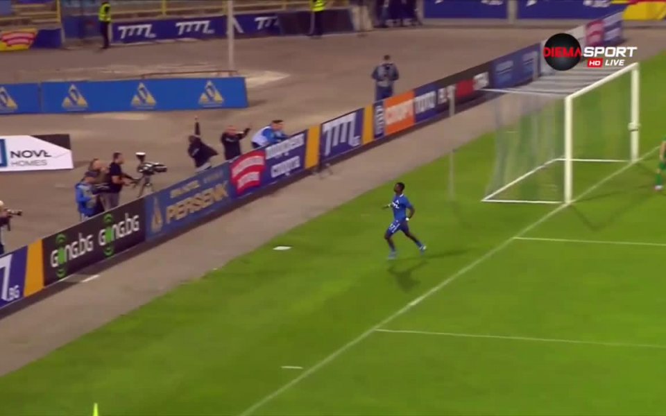 Отборът на Левски води с 2:0 на Ботев Враца на