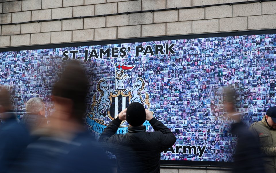 Американският милиардер Джоузеф ДаГроса направи намек, че може да стартира