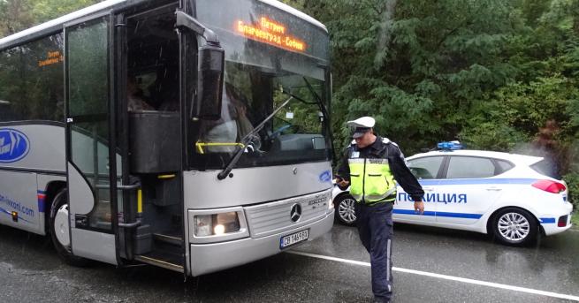 България Автобус и кола се удариха край Благоевград има пострадал
