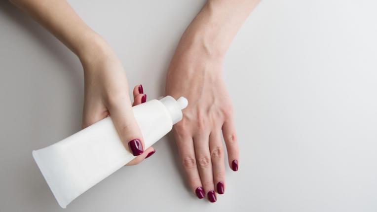 6 необикновени приложения на кремовете за ръце