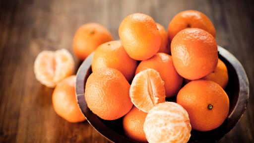  <p>Ето <strong>защо </strong>трябва да ядем<strong> мандарини по-често</strong></p> 