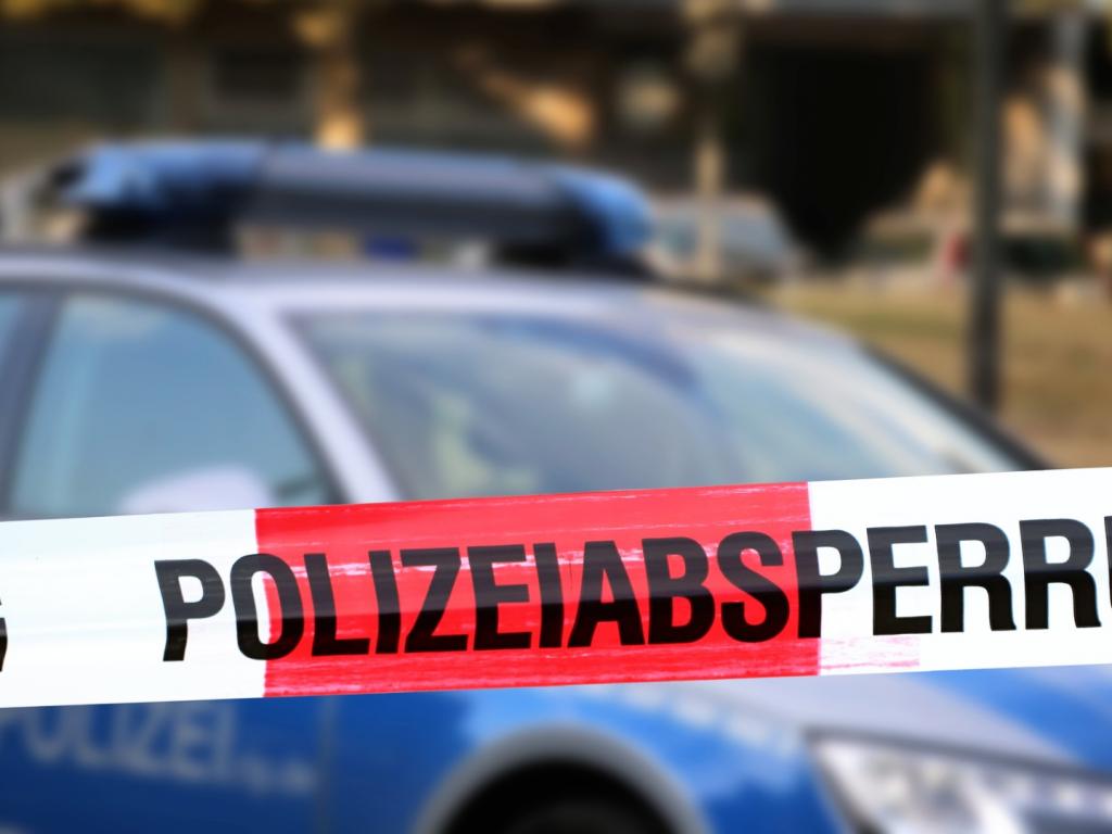 За драматична полицейска операция край основно училище в Дуисбург-Марксло, съобщава