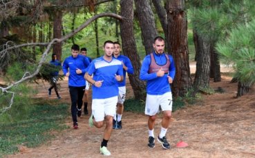 Отборът на Черно море стартира седмицата с бегово занимание информира