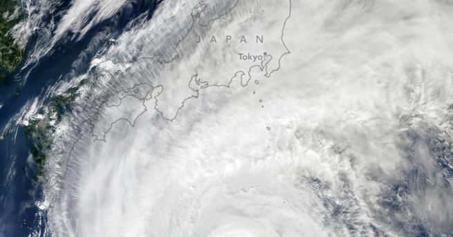 Свят Страшни разрушения и жертви след тайфун в Япония Заради