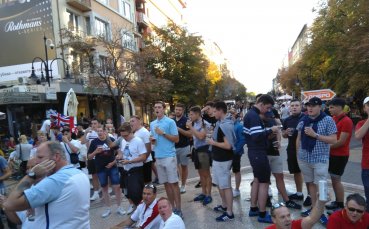 Леко напрежение се създаде в центъра на София сред феновете