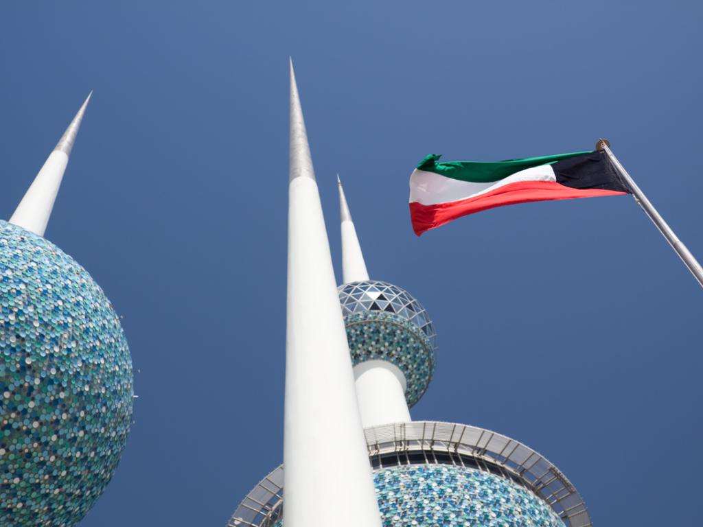 Кувейт разпусна парламента, след като продължителната безизходица между министрите от
