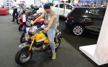 Филмова звезда чака новия CB1000R