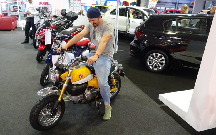 Филмова звезда чака новия CB1000R