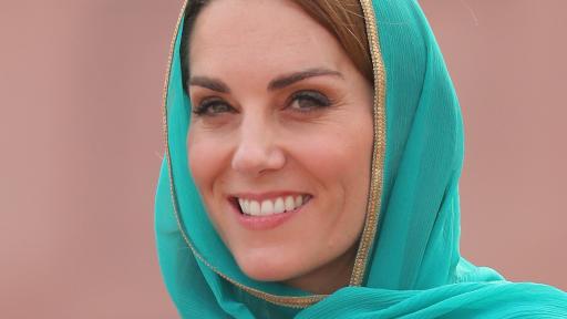  <p><strong>Кейт</strong> и облеклата, с които <strong>не чакахме да я видим</strong> в Пакистан&nbsp;</p> 