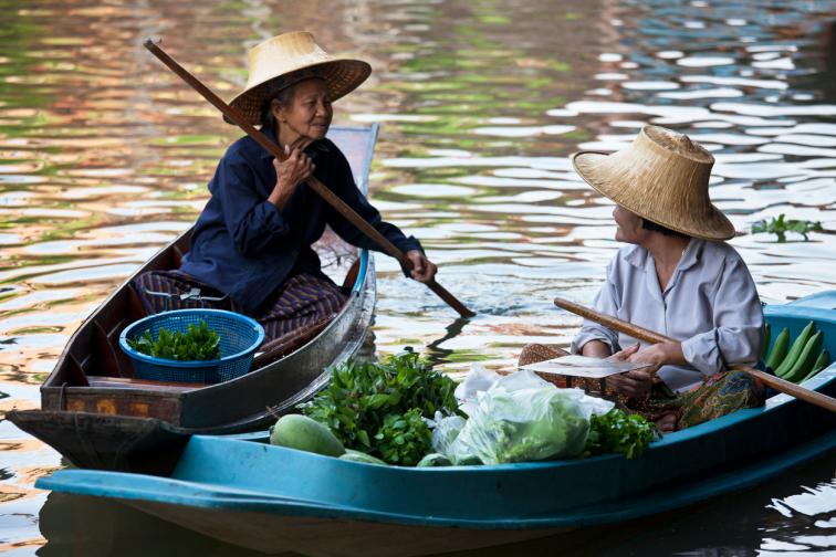  плаващи пазари 