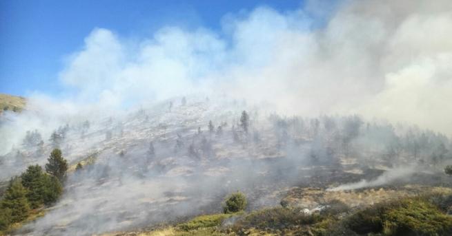 България Рила в пламъци огромен пожар гори втори ден До