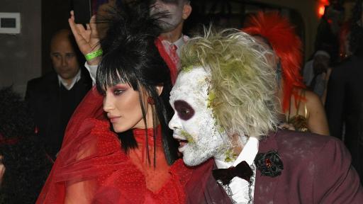  <p><strong>Хелоуинът на звездите</strong>. Кой облече най-страшния костюм?</p> 